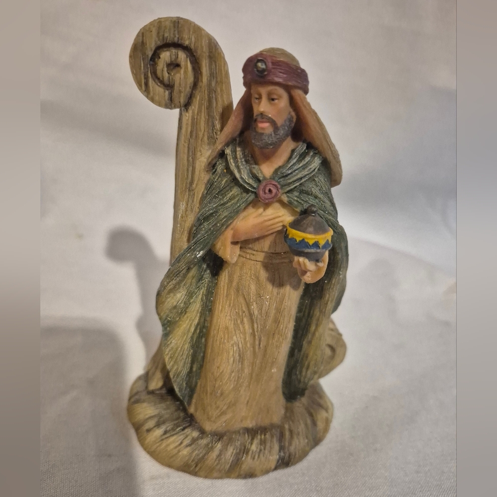 Nativity Wise Man Figurine Replacement letter "L"  of NOEL